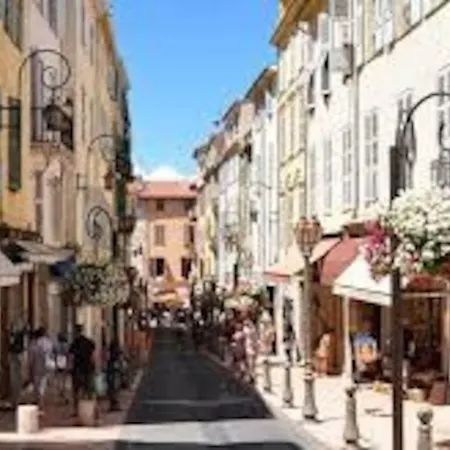 Apartment Marche Provencal