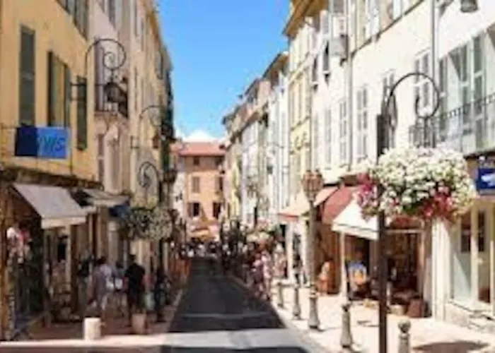 Апартаменты Marche Provencal